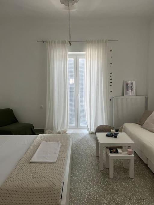 Cozy, Spacious, Newly Renovated Flat In Adamas Exterior photo